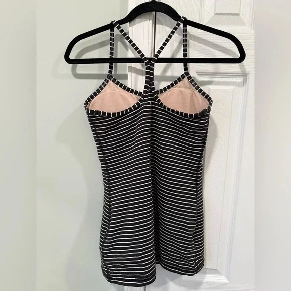 Lululemon Women’s 6 Power Y Tank built in bra black and white stripe - Picture 3 of 4